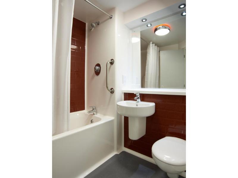 Travelodge Pembroke Dock Exterior photo